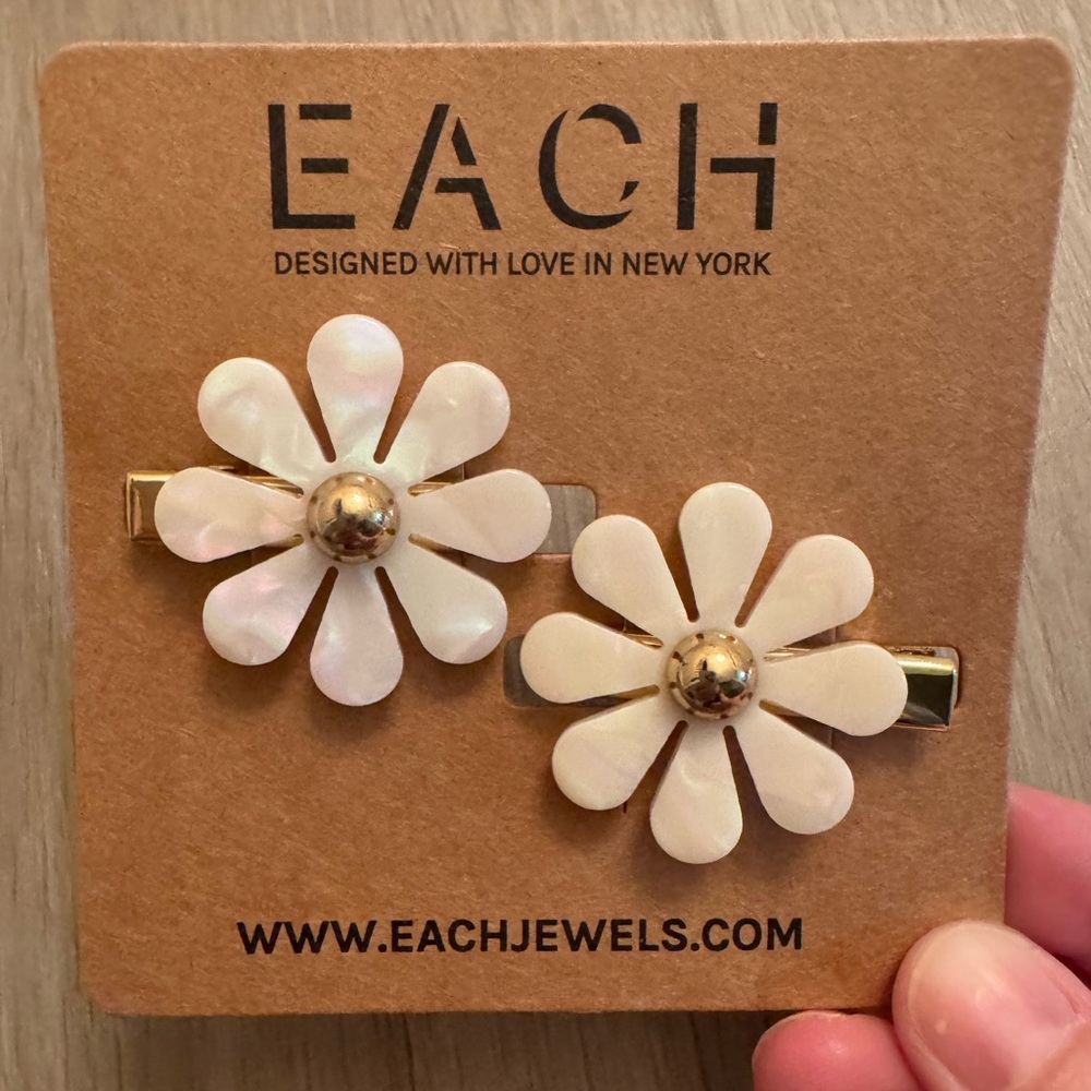 EACH Flower Hair Clips